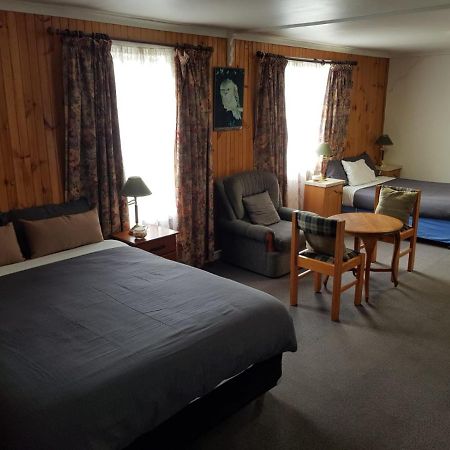 Clunes Motel Eksteriør bilde