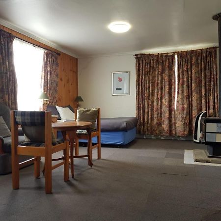 Clunes Motel Eksteriør bilde