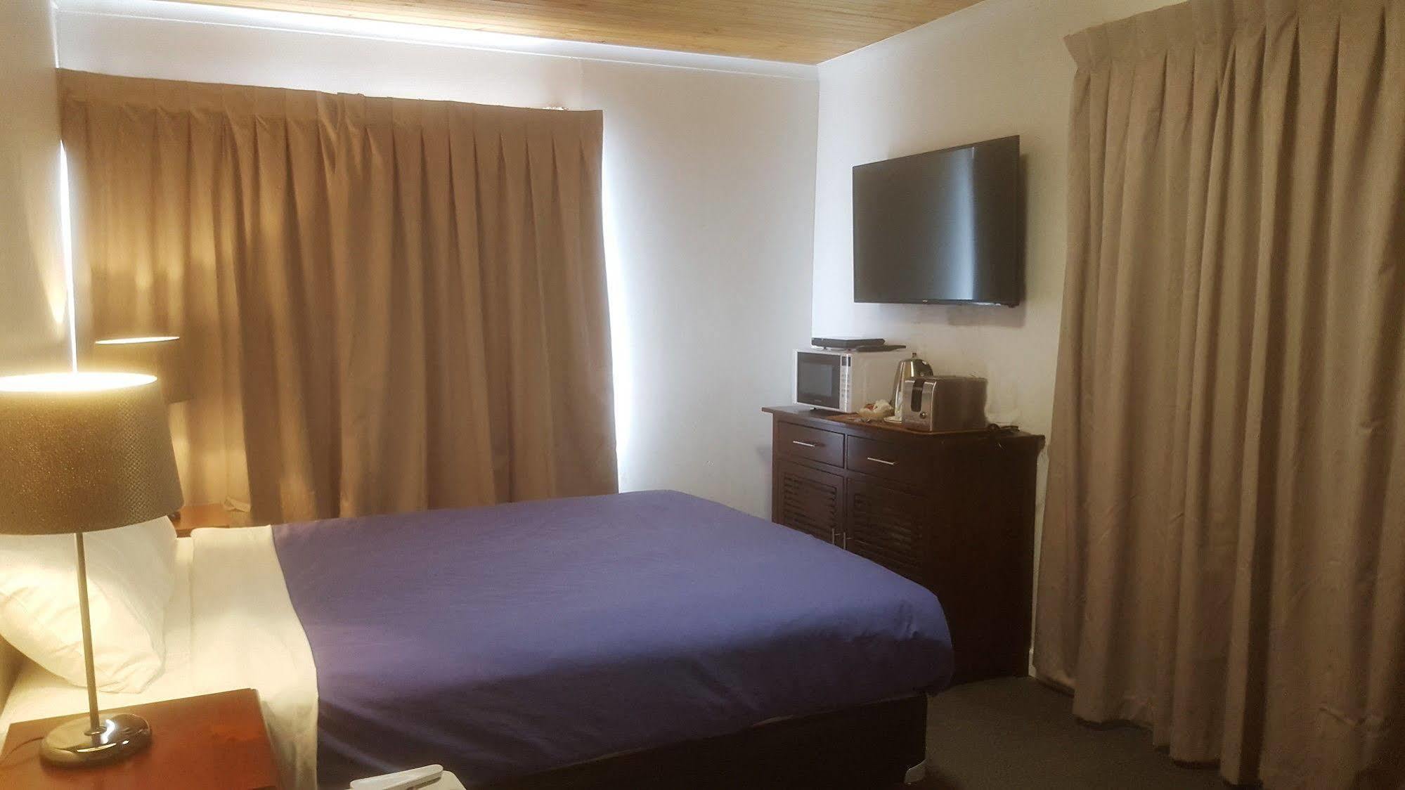 Clunes Motel Eksteriør bilde