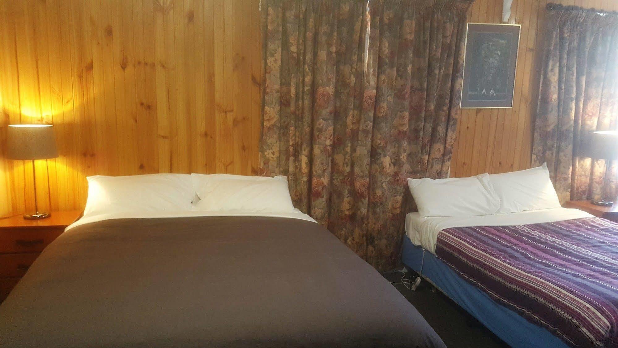 Clunes Motel Eksteriør bilde